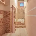 Bright, Romantic Retreat In Διαμέρισμα *
