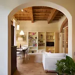 Bright, Romantic Retreat In *