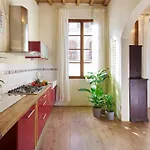 Bright, Romantic Retreat In *