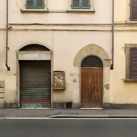 Apartamento Bright, Romantic Retreat In *