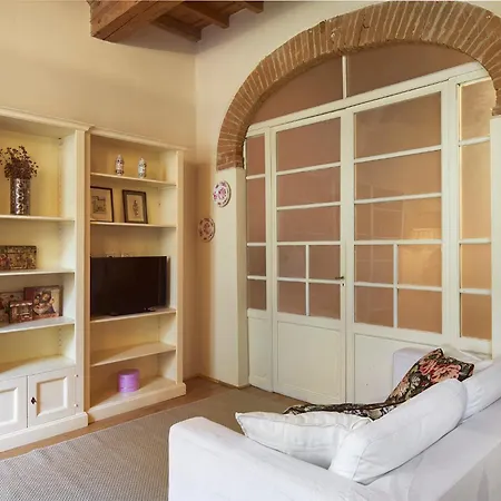 Διαμέρισμα Bright, Romantic Retreat In Φλωρεντία
