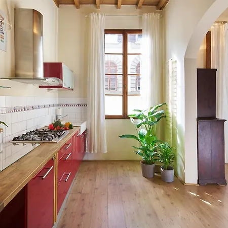 Bright, Romantic Retreat In *