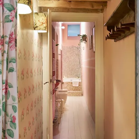 Apartamento Bright, Romantic Retreat In *